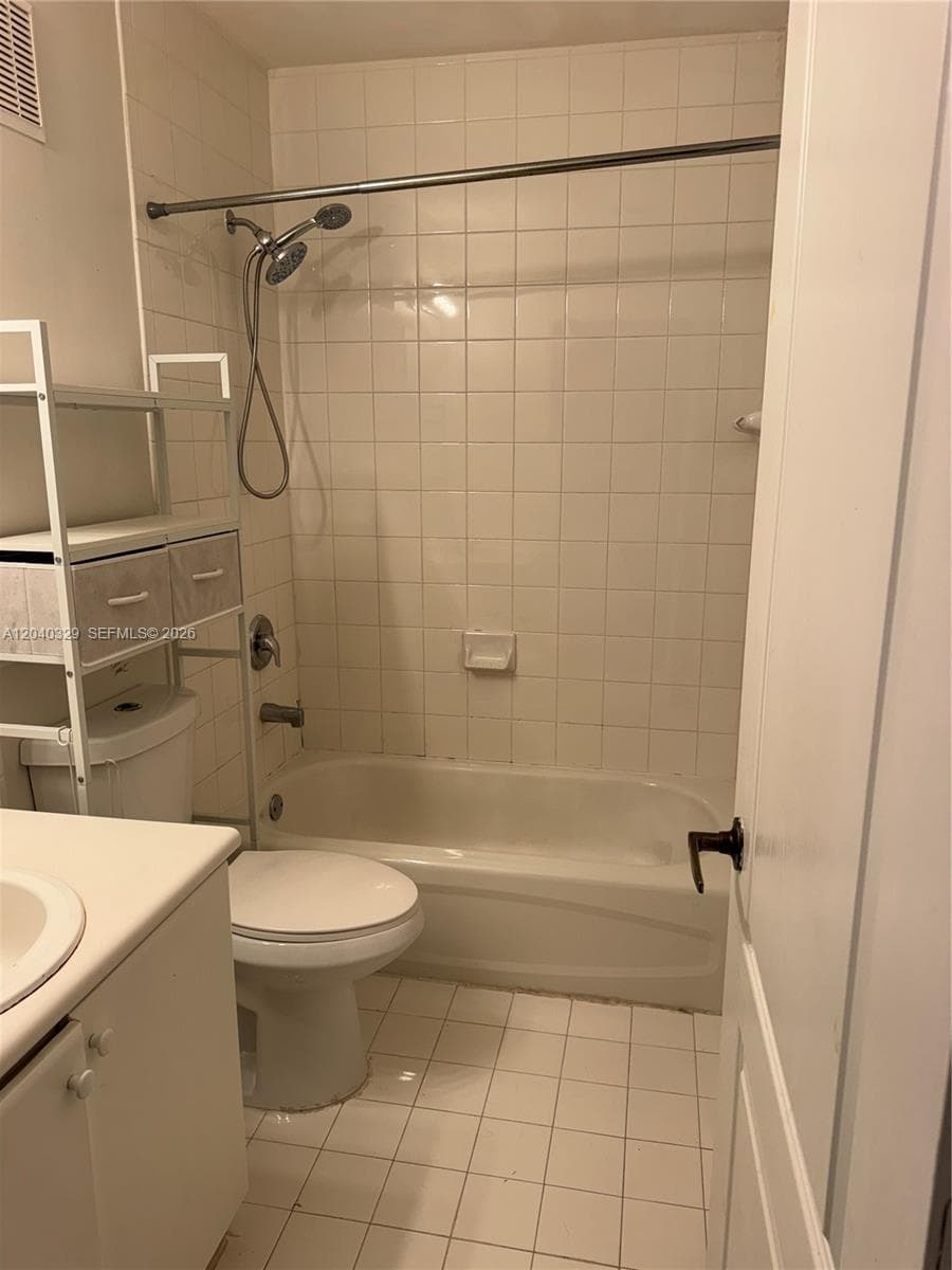 SHOMA HOMES AT COUNTRY CL · #204-19 in Hialeah - Photo 9