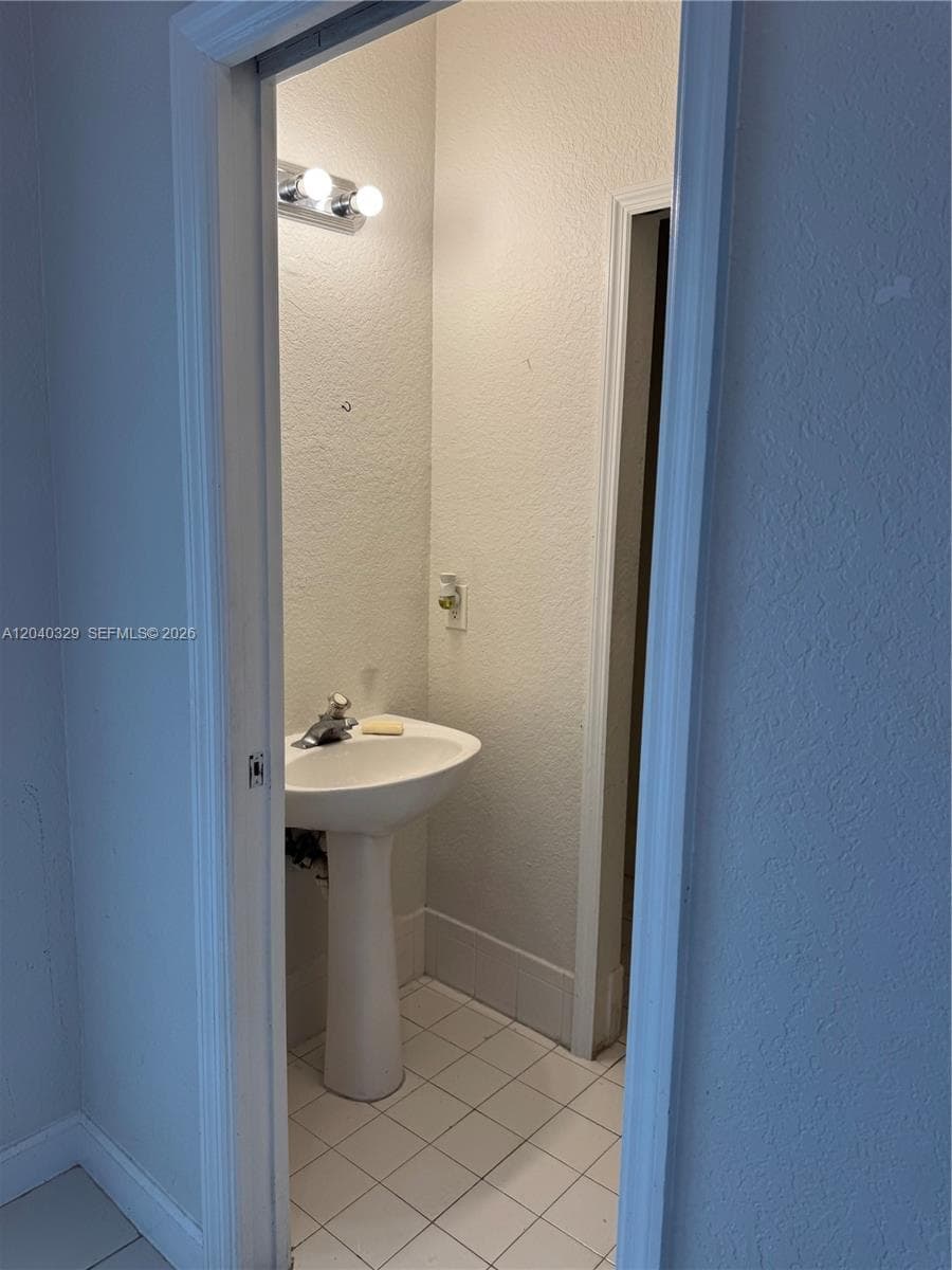 SHOMA HOMES AT COUNTRY CL · #204-19 in Hialeah - Photo 10