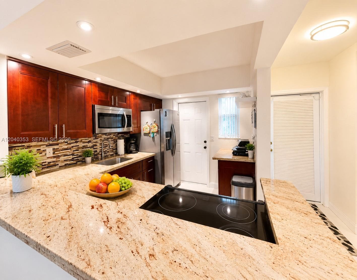 APRIL BREEZE CONDO · #106 in Hallandale Beach - Photo 2