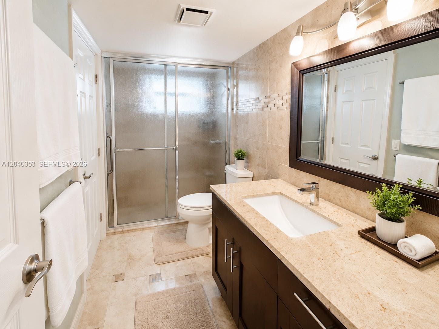 APRIL BREEZE CONDO · #106 in Hallandale Beach - Photo 13