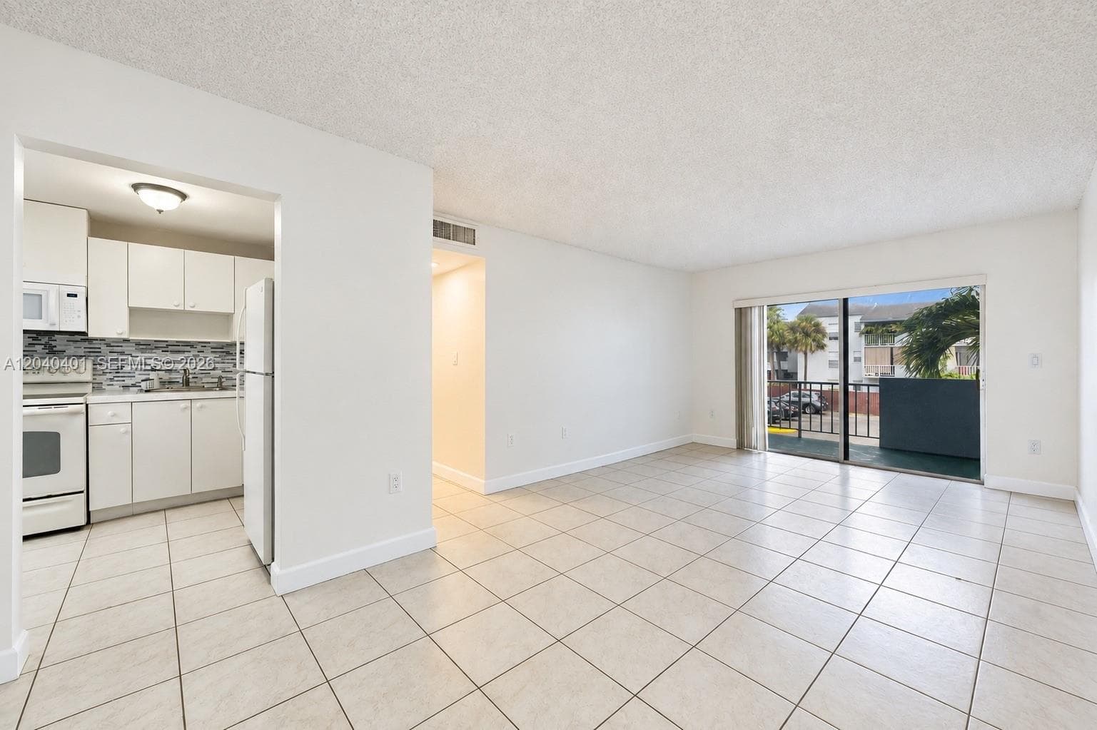 LOS SUENOS CONDO · #F220 in Hialeah - Photo 2