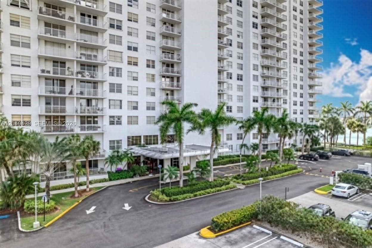 ADMIRALS PORT CONDO WEST · #203W in Aventura - Photo 1