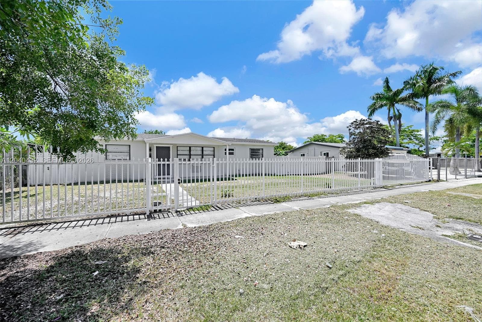 28410 SW 147th Ave photo 2
