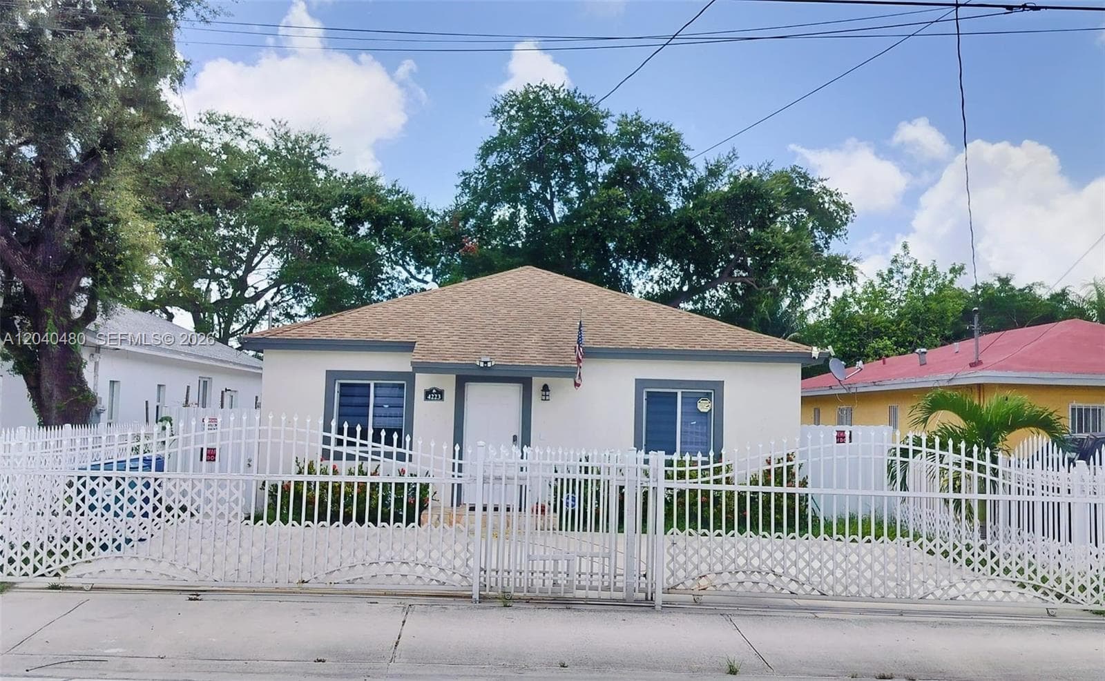 4223 NW 32nd Ave photo 2