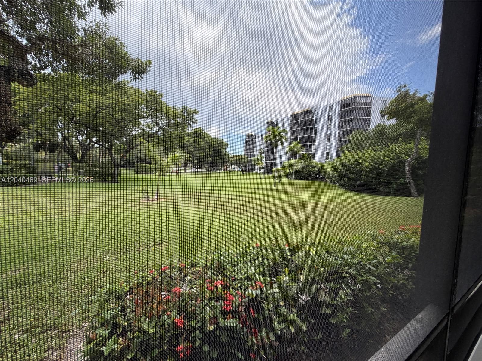 BISCAYA III CONDO · #109 in Aventura - Photo 4
