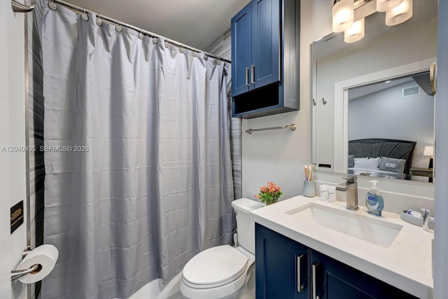 714 Tyler St photo 15