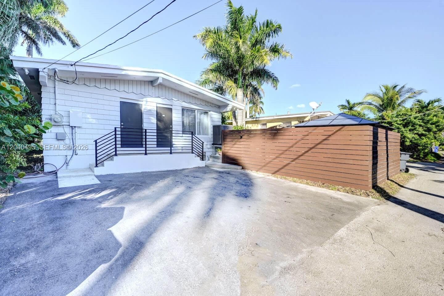 714 Tyler St photo 39