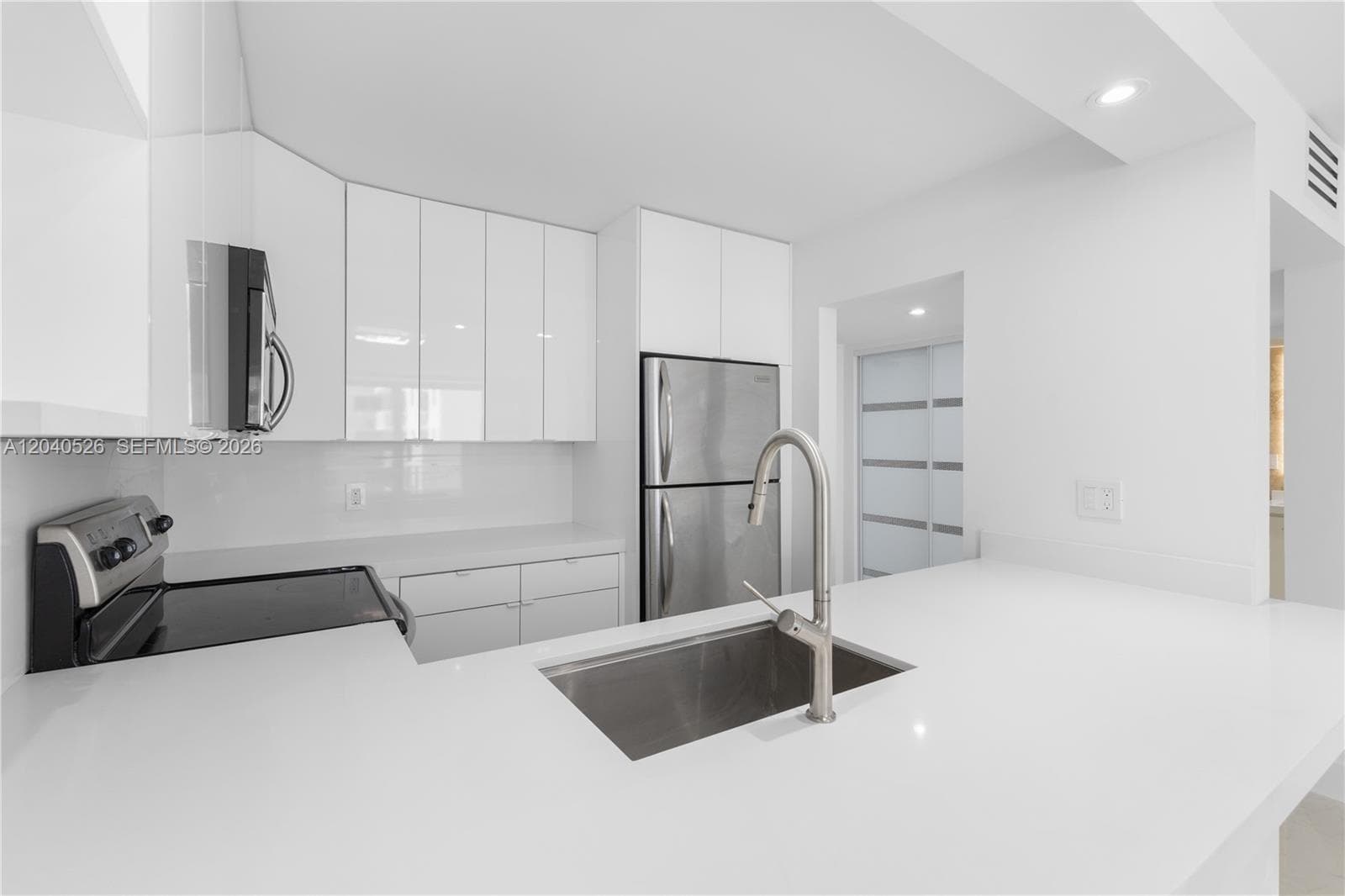 Ocean Point · #924 in Miami Beach - Photo 3