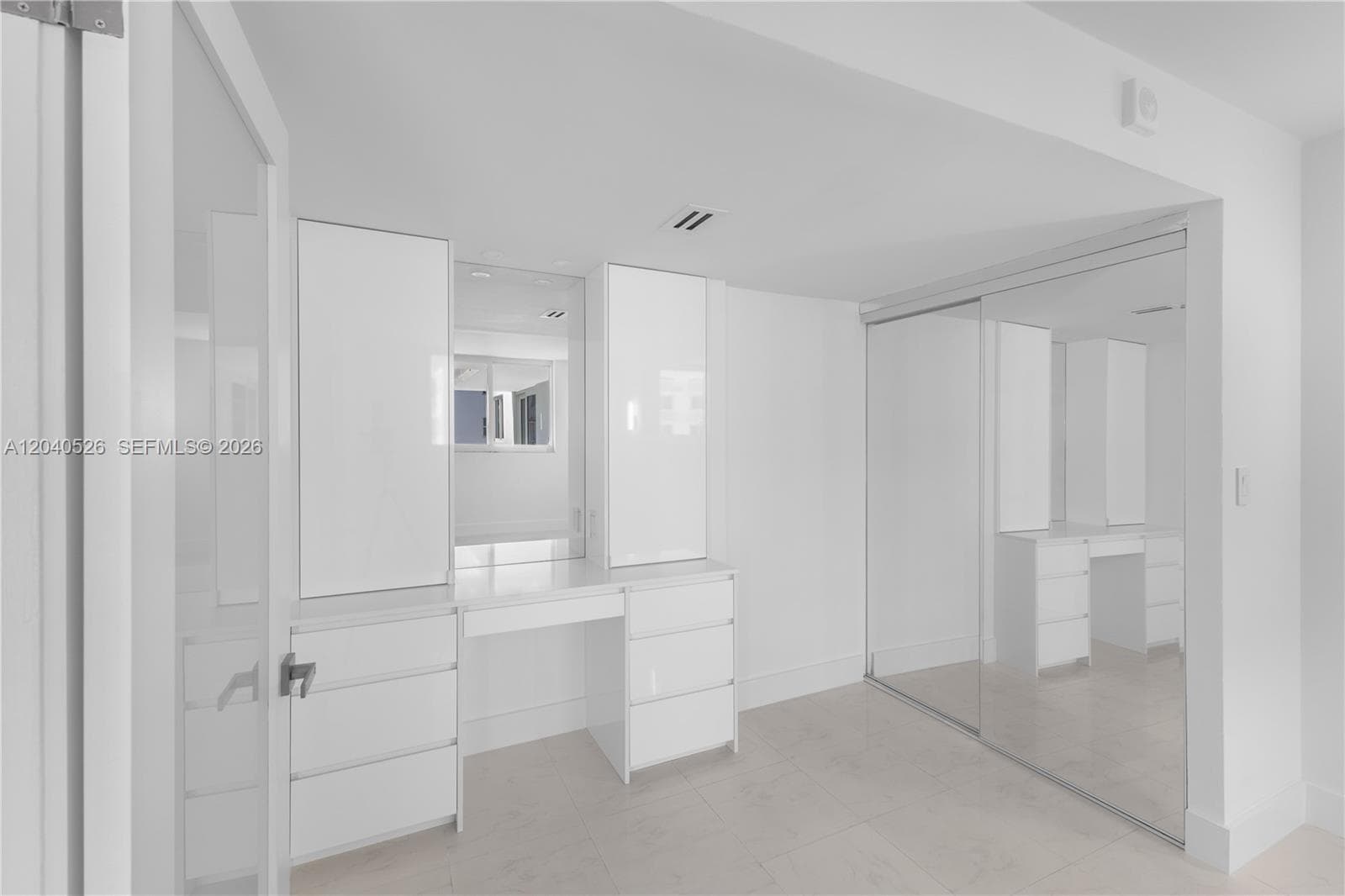 Ocean Point · #924 in Miami Beach - Photo 15