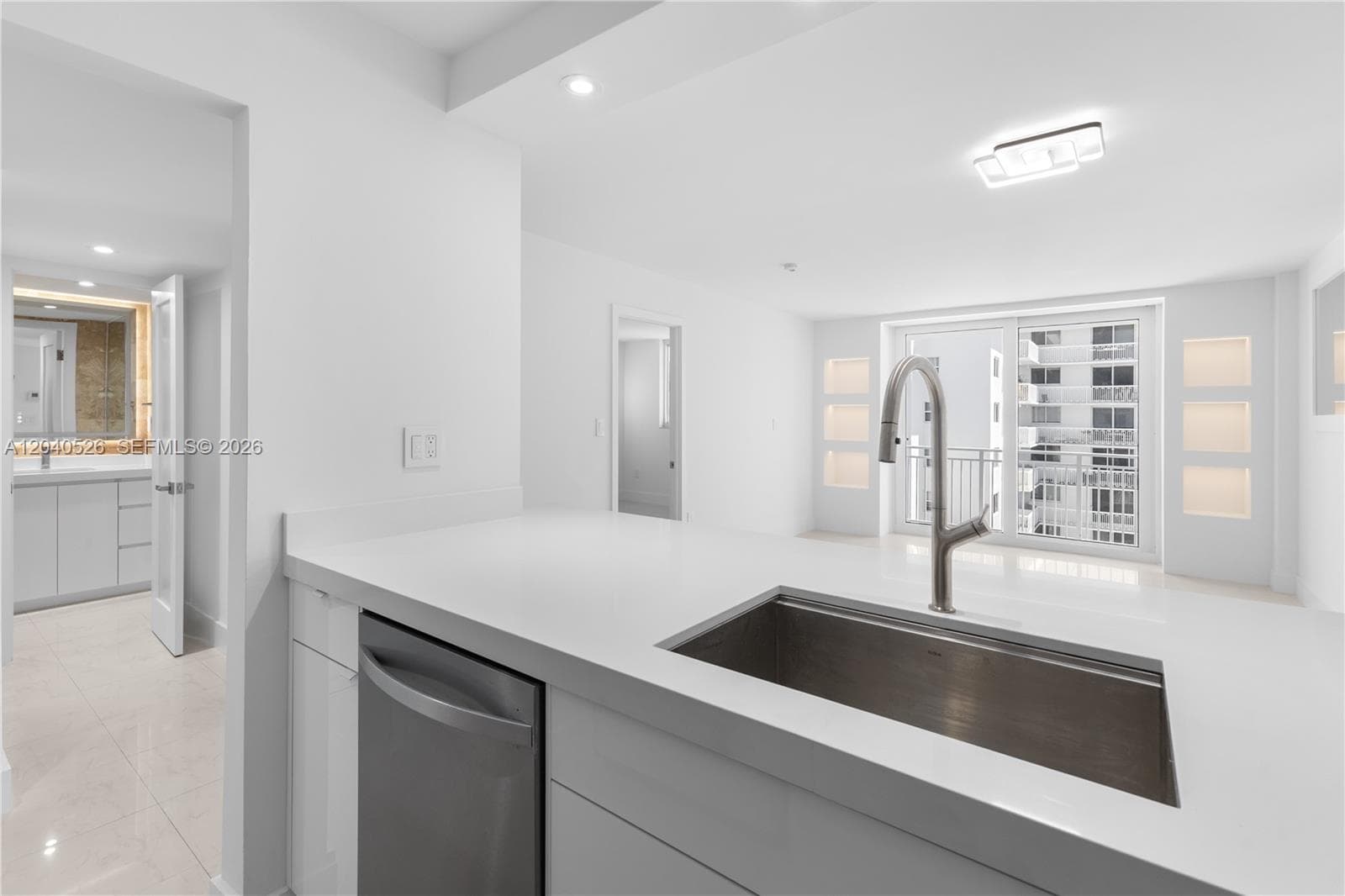 Ocean Point · #924 in Miami Beach - Photo 4