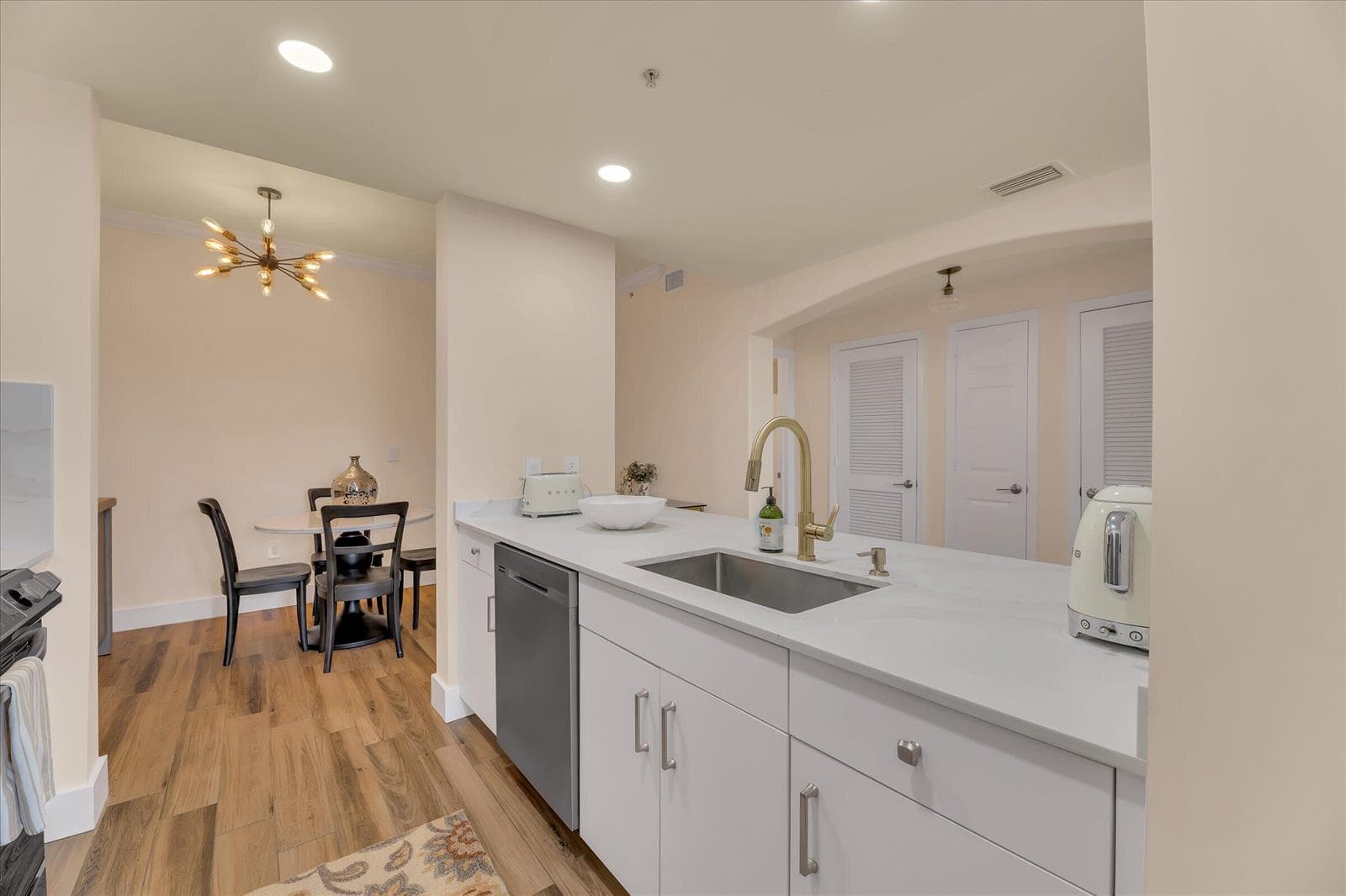20-533 NE 3rd Ave unit 512-20