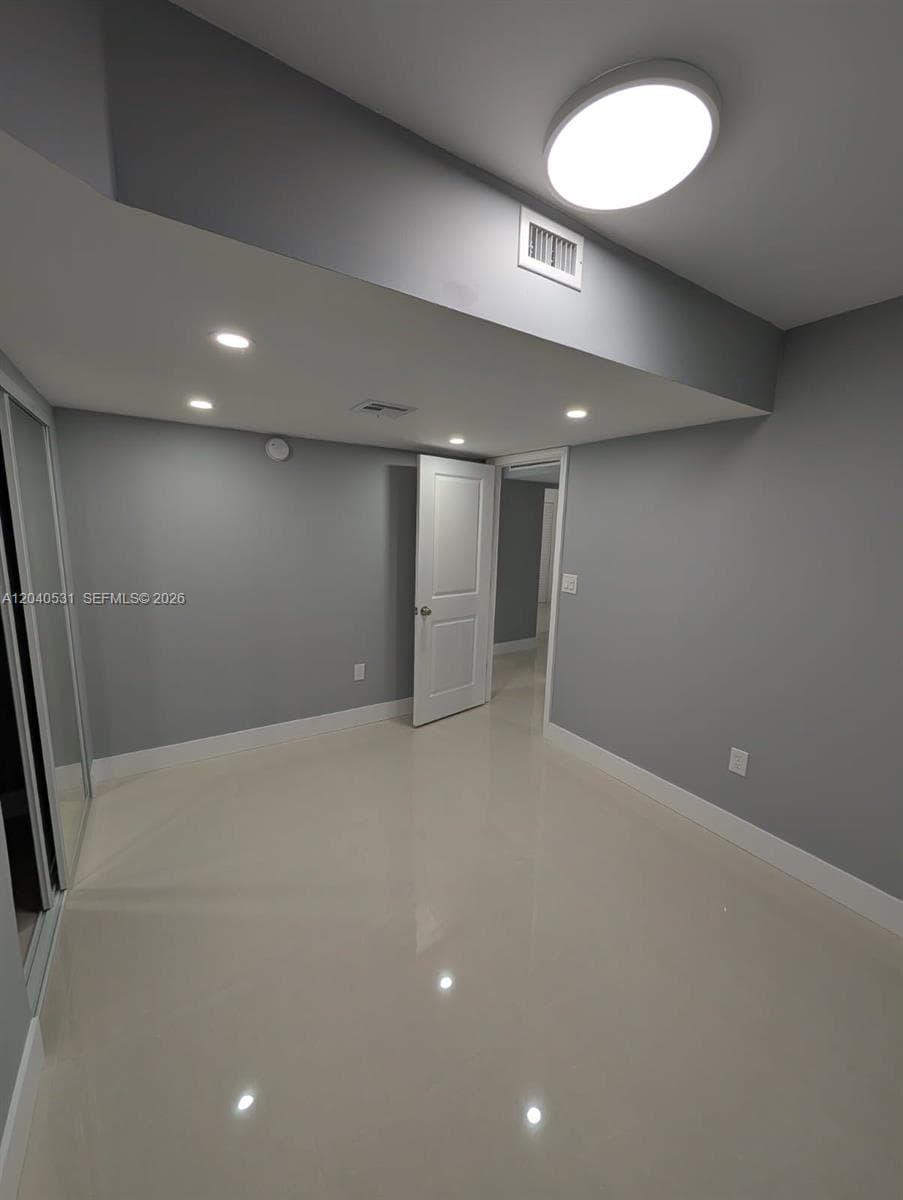 Jade Winds · #622-3 in Miami - Photo 10