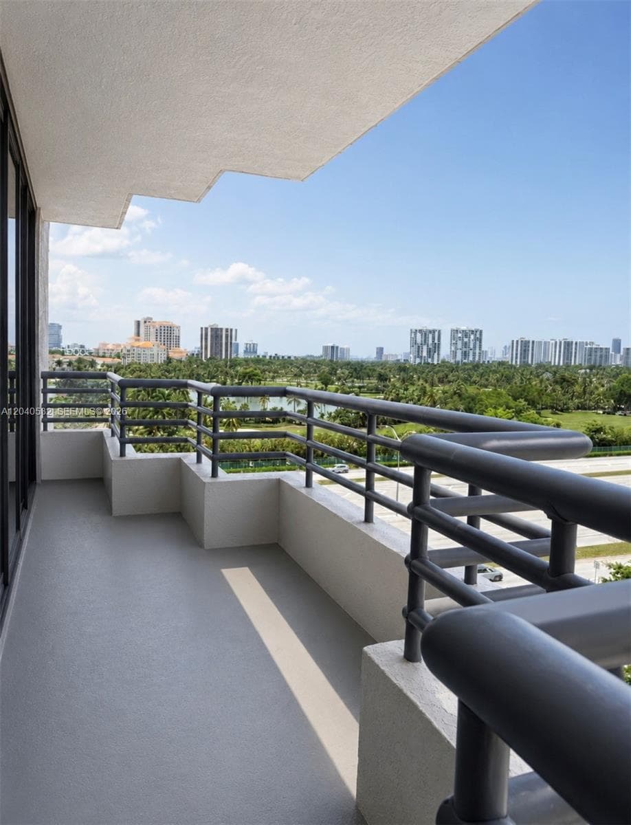 PARC CENTRAL AVENTURA SOU · #907 in Aventura - Photo 17