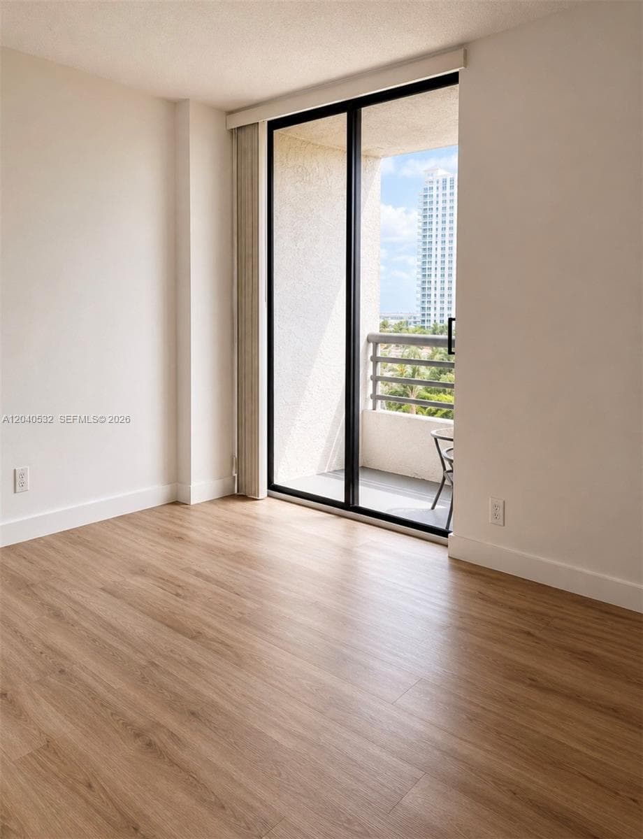PARC CENTRAL AVENTURA SOU · #907 in Aventura - Photo 14
