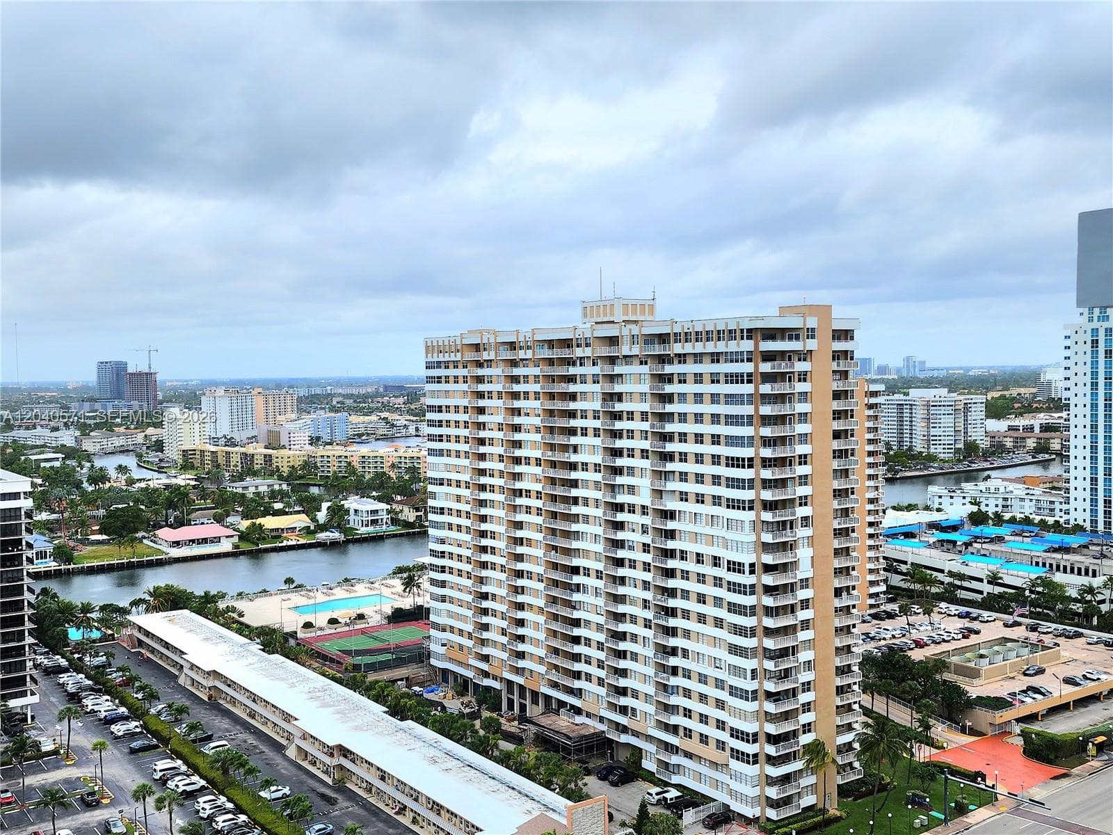 PARKER PLAZA CONDO ESTATE · #2204 in Hallandale Beach - Photo 3