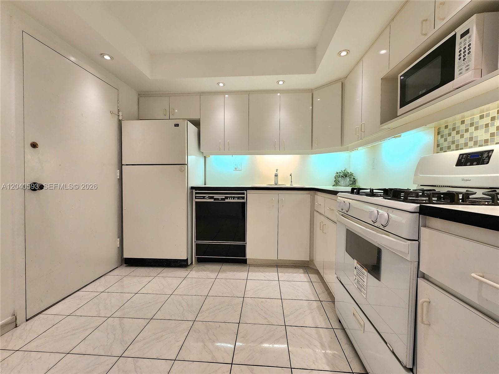 Parker Plaza · #401 in Hallandale Beach - Photo 7