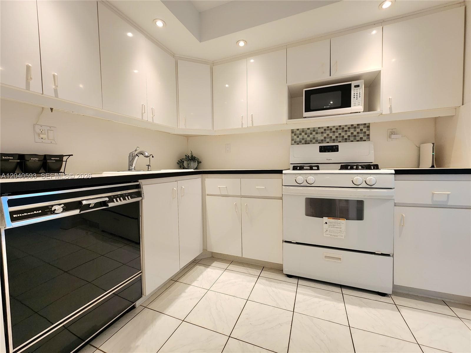 Parker Plaza · #401 in Hallandale Beach - Photo 10