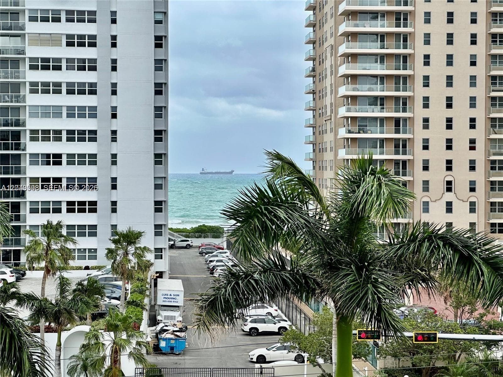 ISLANDS-MARTINIQUE CONDO · #601 in Hallandale Beach - Photo 2