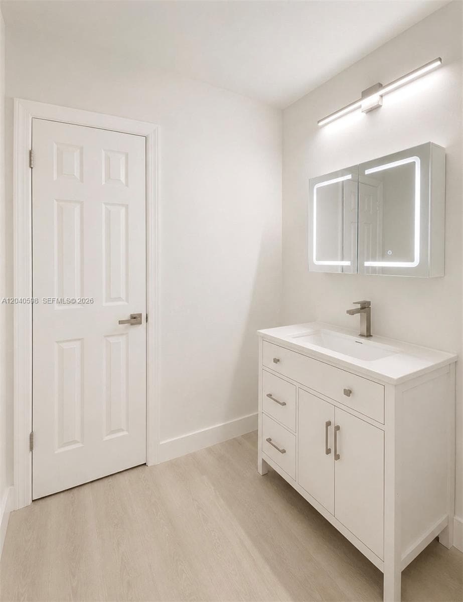 ISLANDS-MARTINIQUE CONDO · #601 in Hallandale Beach - Photo 17