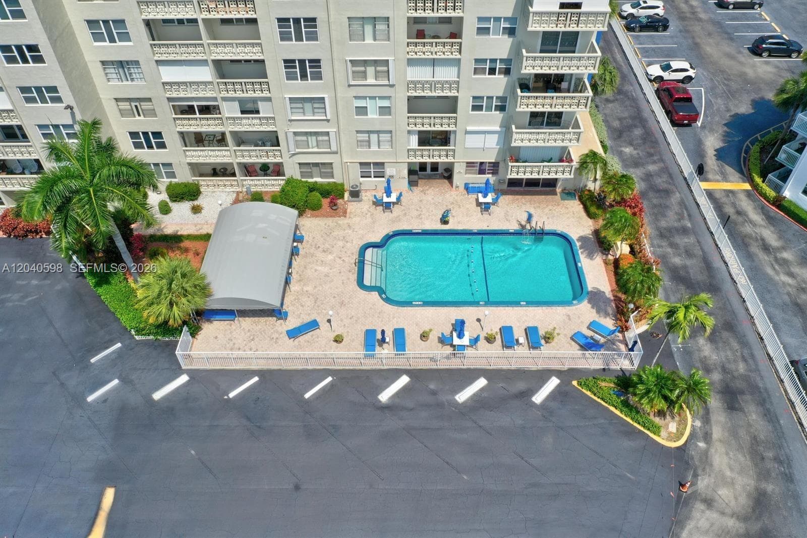 ISLANDS-MARTINIQUE CONDO · #601 in Hallandale Beach - Photo 26