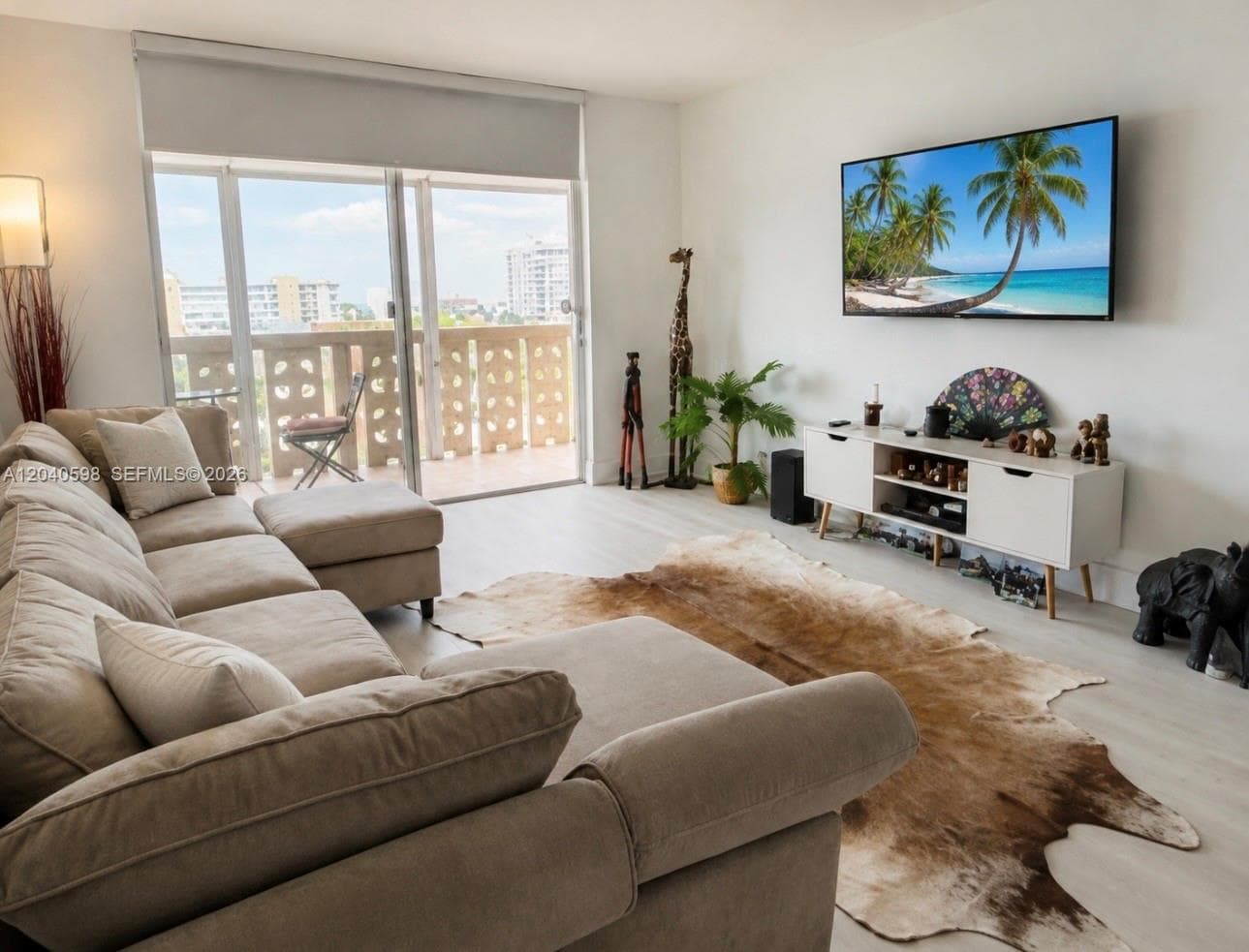 ISLANDS-MARTINIQUE CONDO · #601 in Hallandale Beach - Photo 8