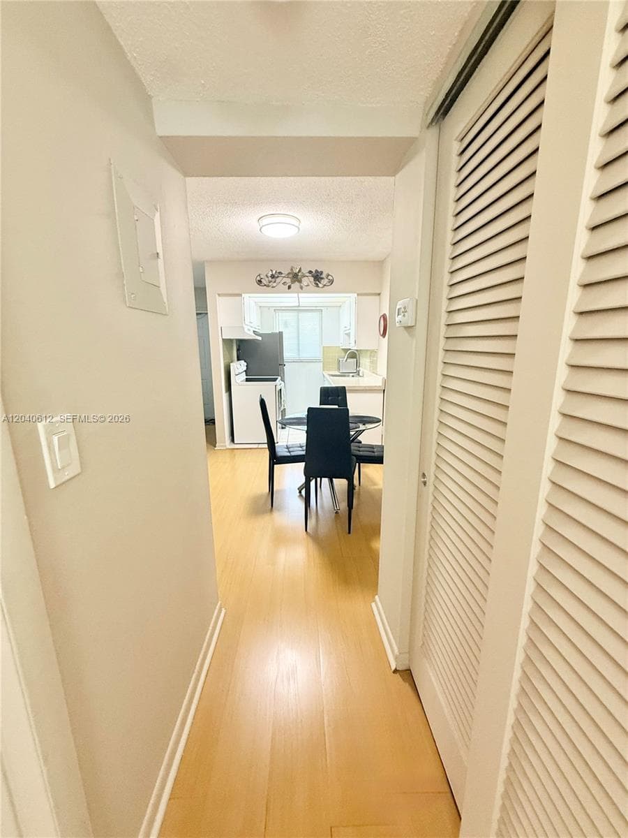 WARRENTON HOUSE CONDO · #206 in Hollywood - Photo 17