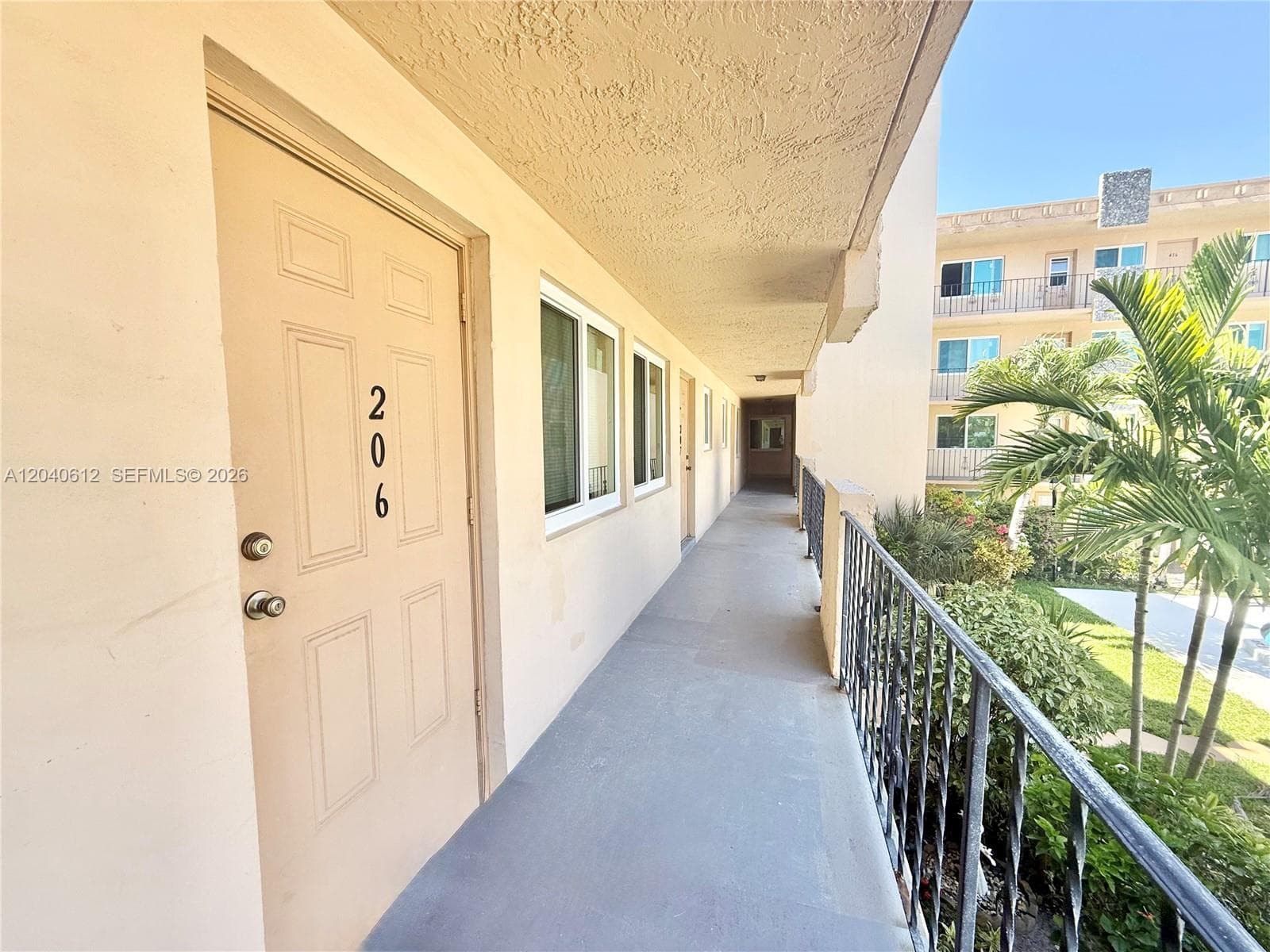 WARRENTON HOUSE CONDO · #206 in Hollywood - Photo 19