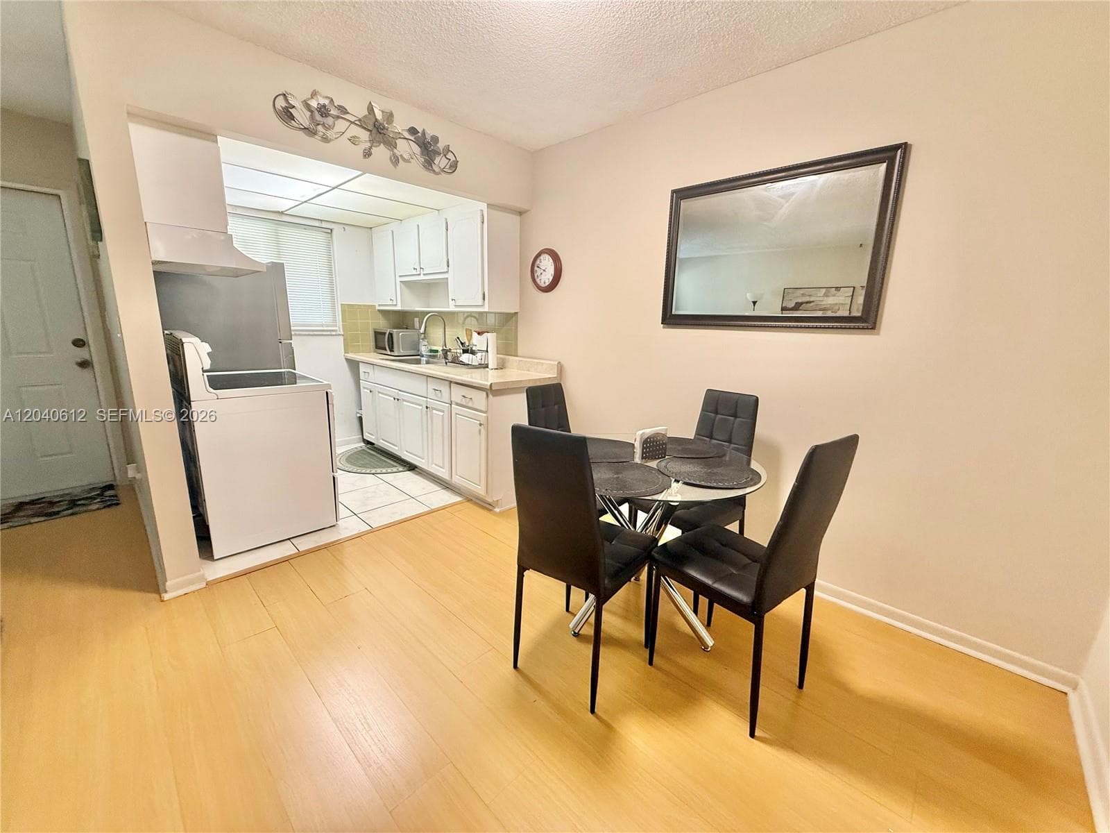 WARRENTON HOUSE CONDO · #206 in Hollywood - Photo 4