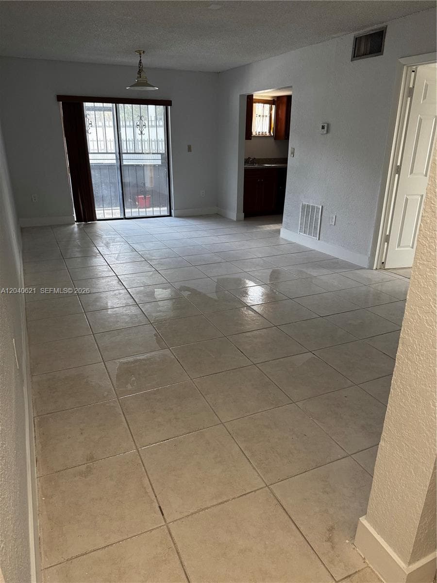 Brookview Condo · #120 in North Miami - Photo 9