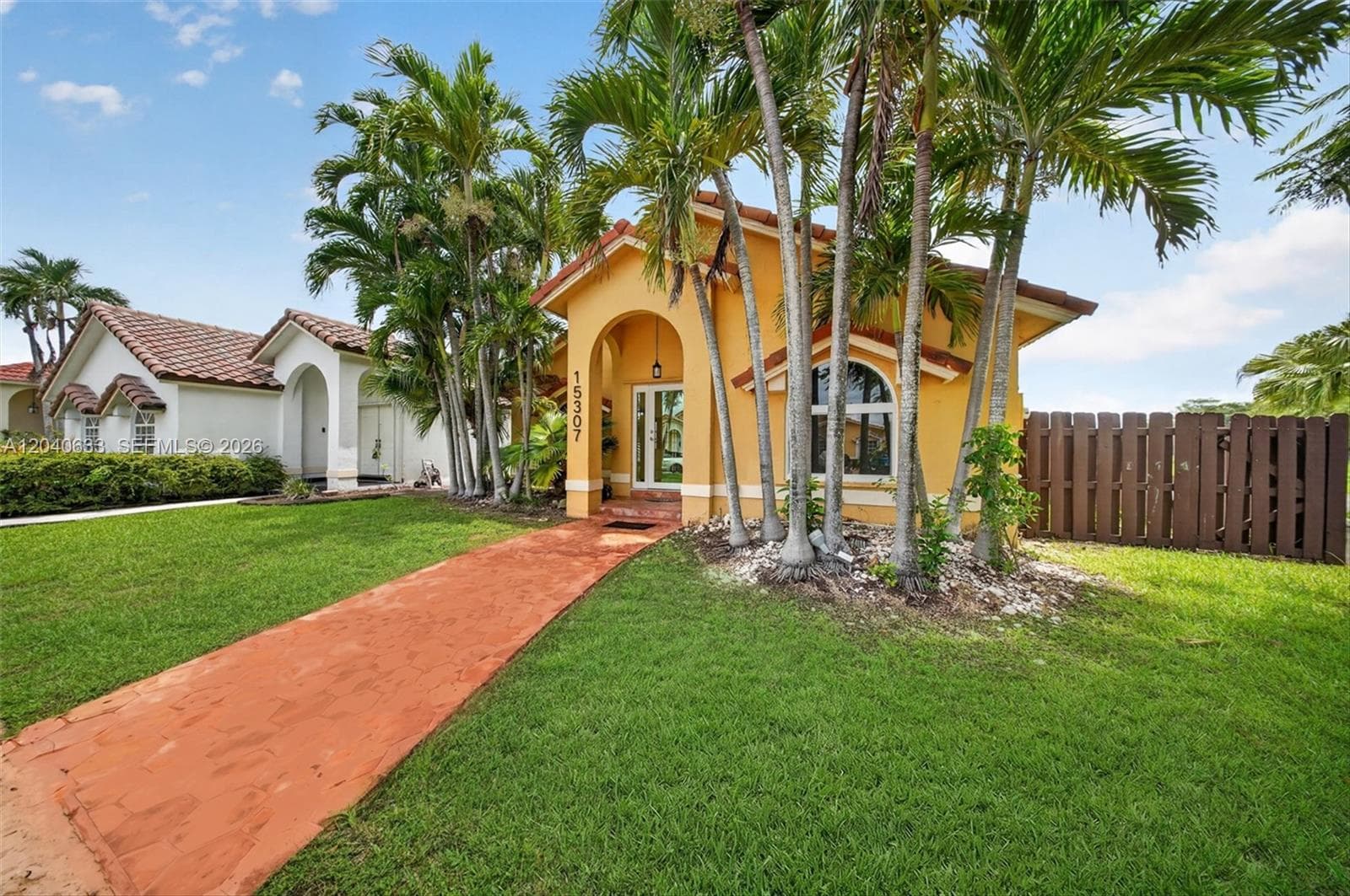 15307 SW 52nd Ter photo 4