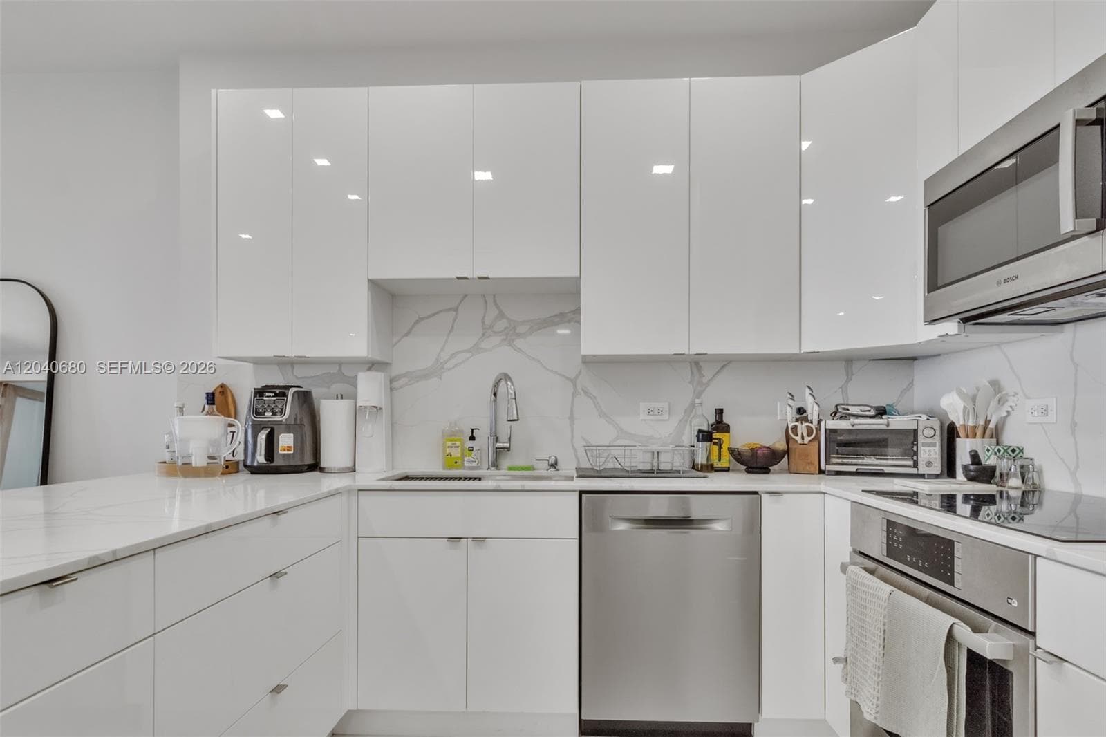 ARLEN BEACH CONDO · #PH08 in Miami Beach - Photo 6