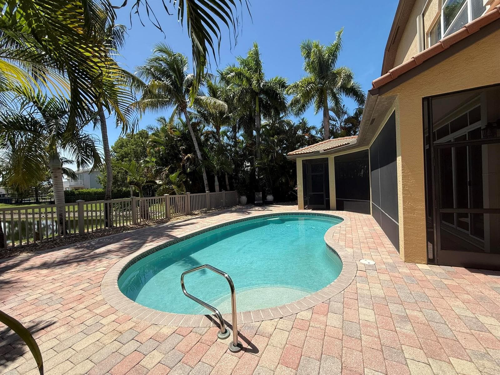 Tropical and private backyard