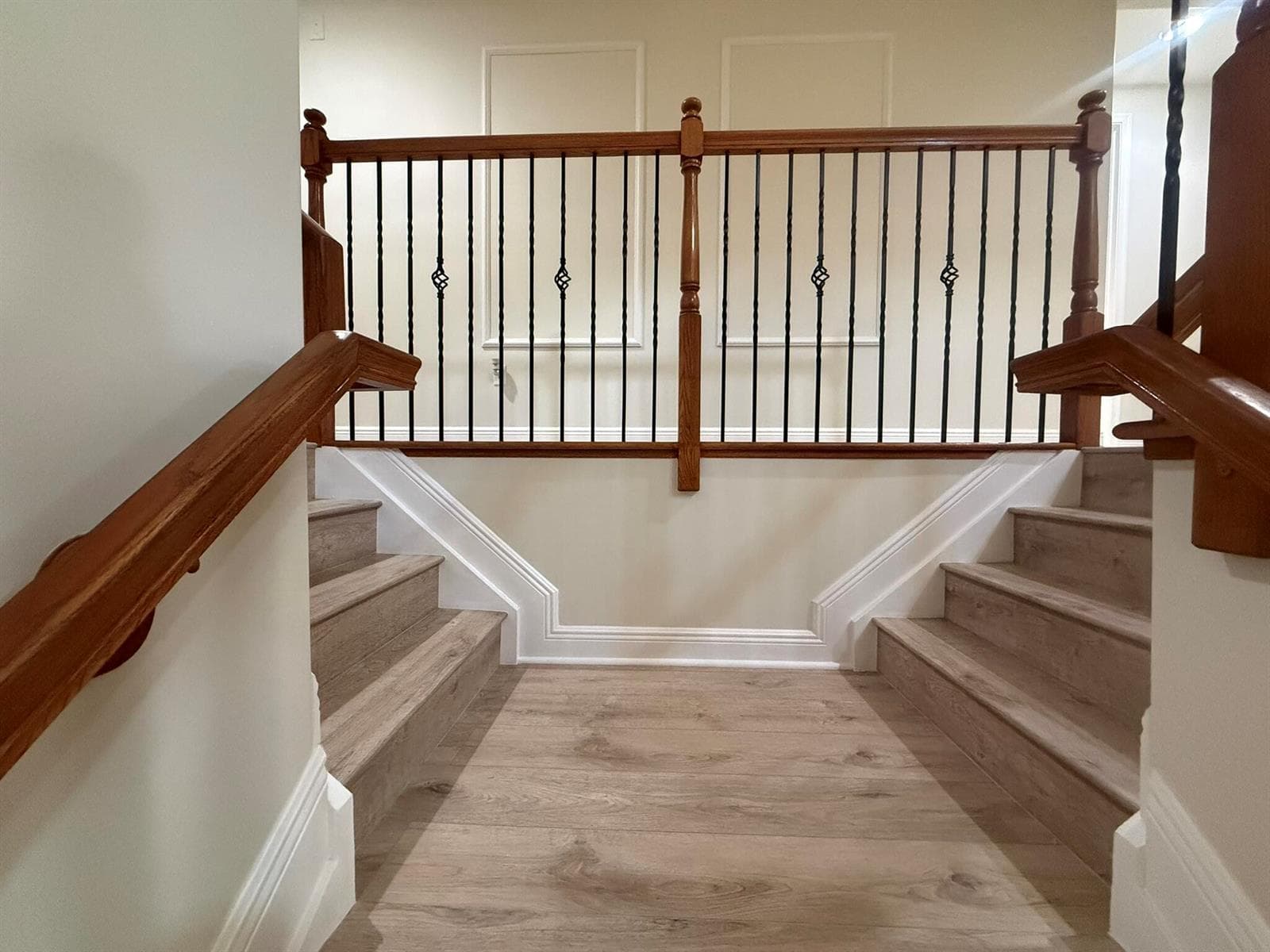 Landing - new floor - freshly painted