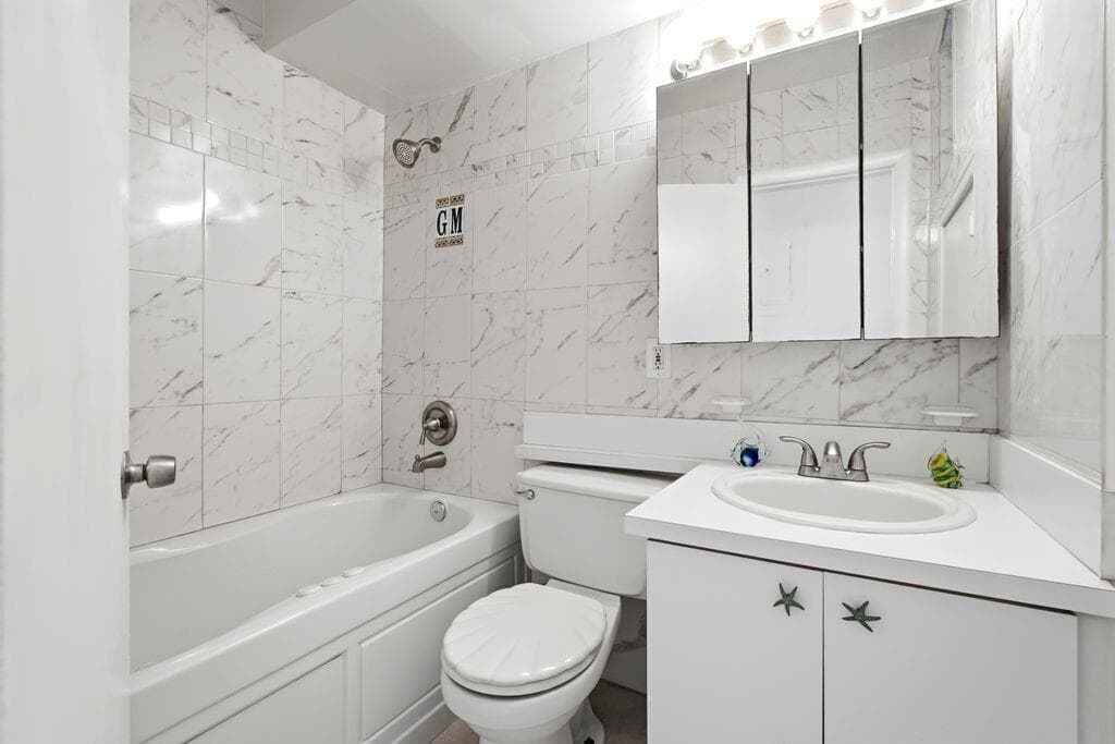 seahorse 205 guest bathroom