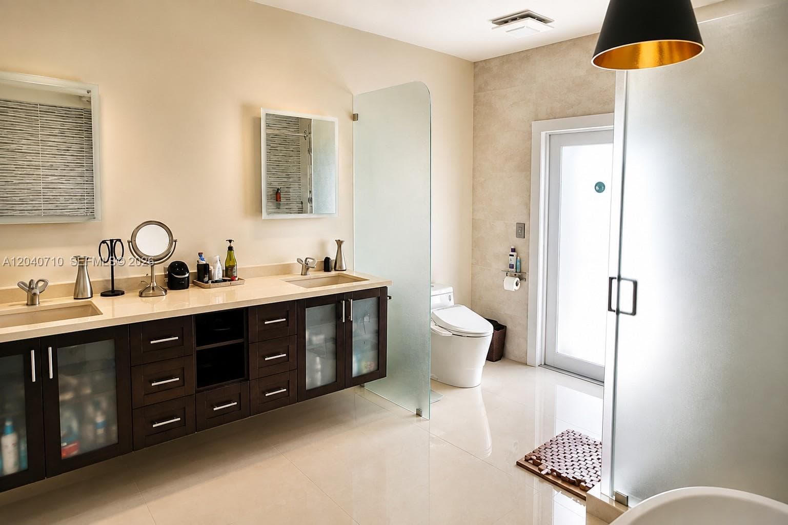 Main Bathroom_1