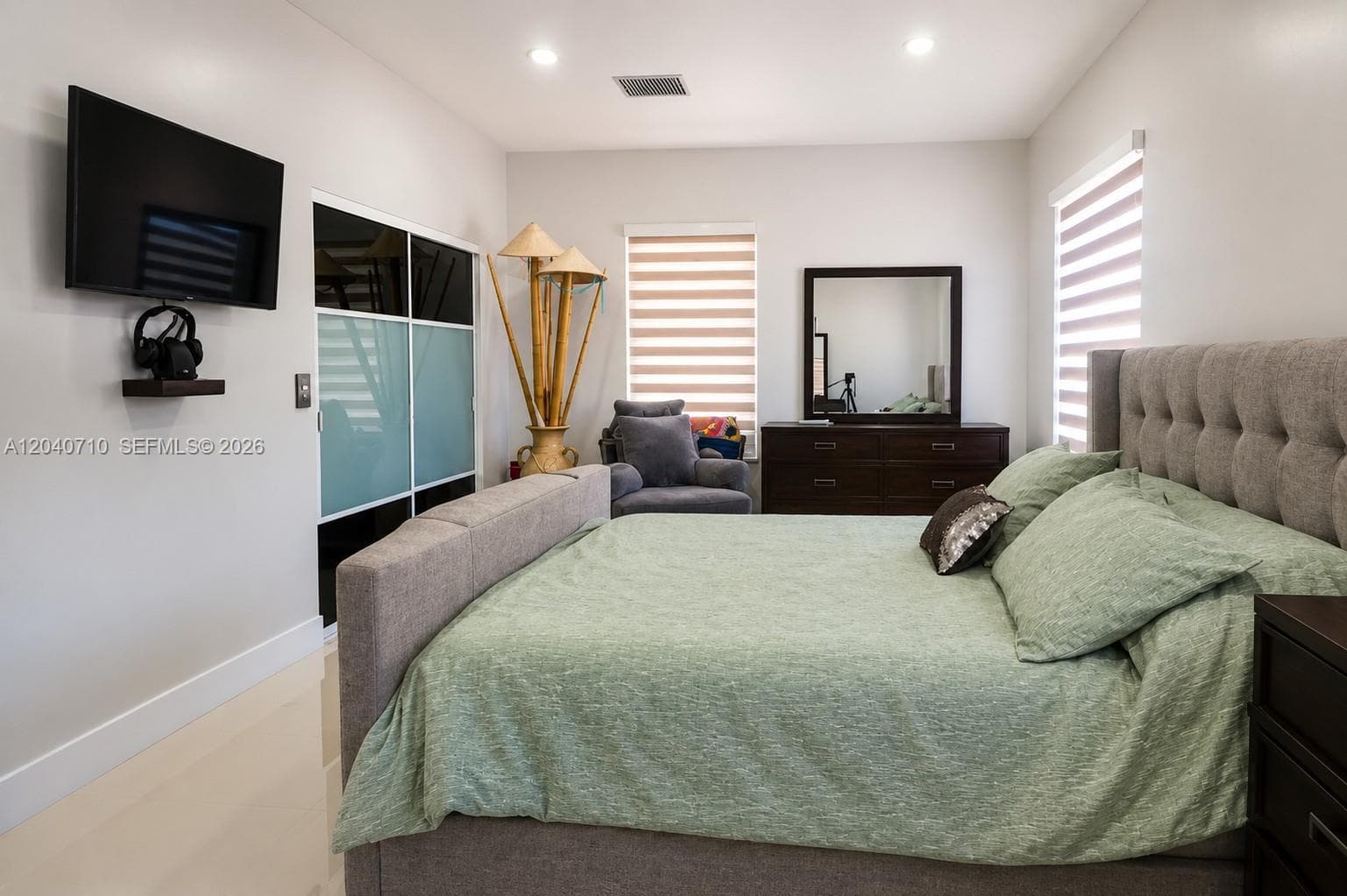 Master Bedroom_1