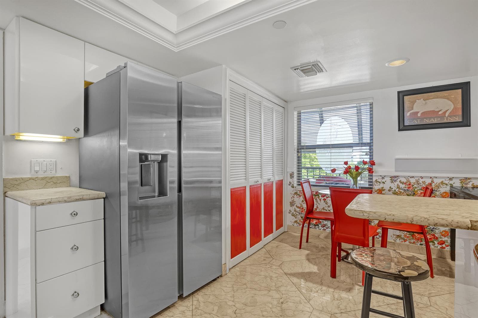 Kitchen With Tray Ceiling