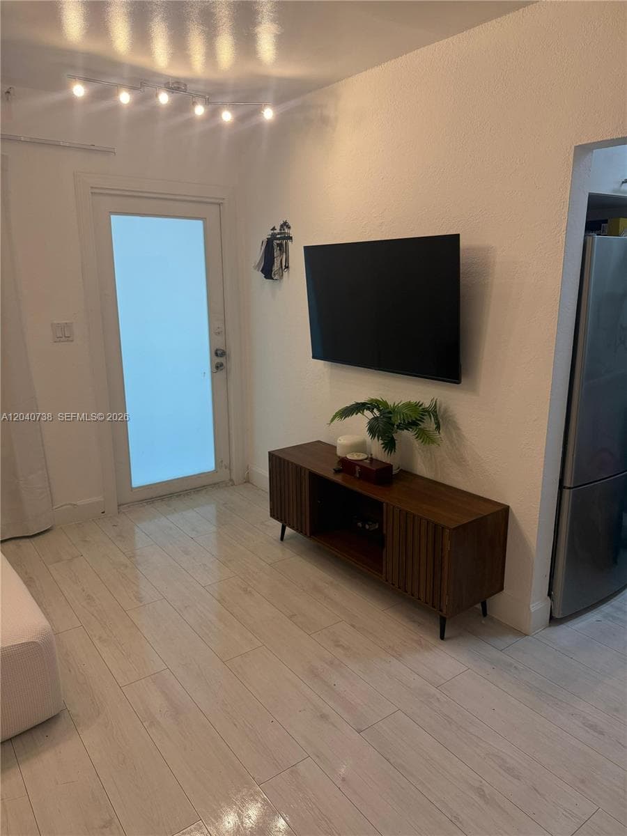 1818 Meridian House · #2B in Miami Beach - Photo 3
