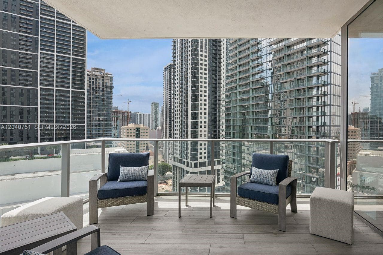 Paramount Miami Worldcenter · #1711 in Miami - Photo 3