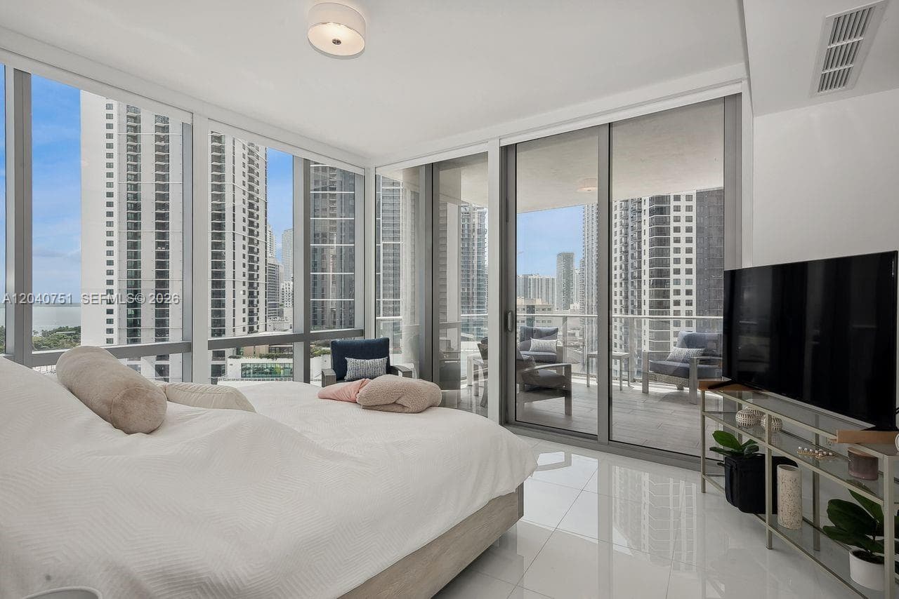 Paramount Miami Worldcenter · #1711 in Miami - Photo 14