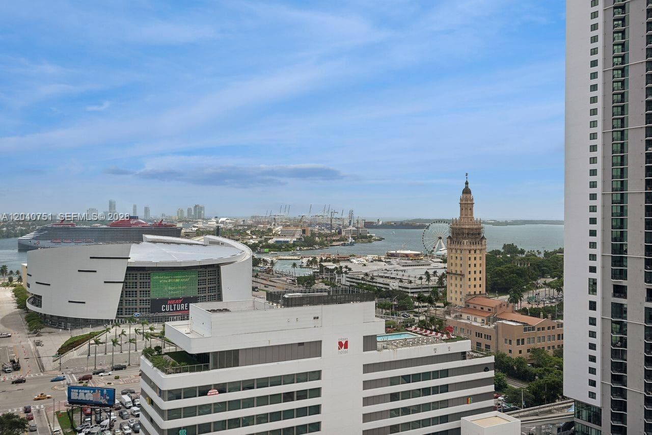 Paramount Miami Worldcenter · #1711 in Miami - Photo 4