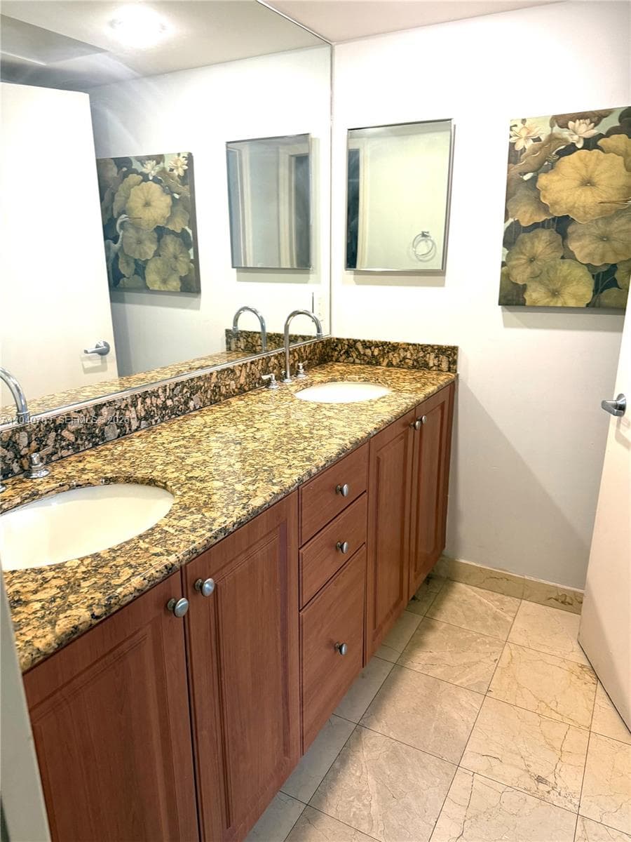 THE COLLINS CONDO · #506 in Miami Beach - Photo 14