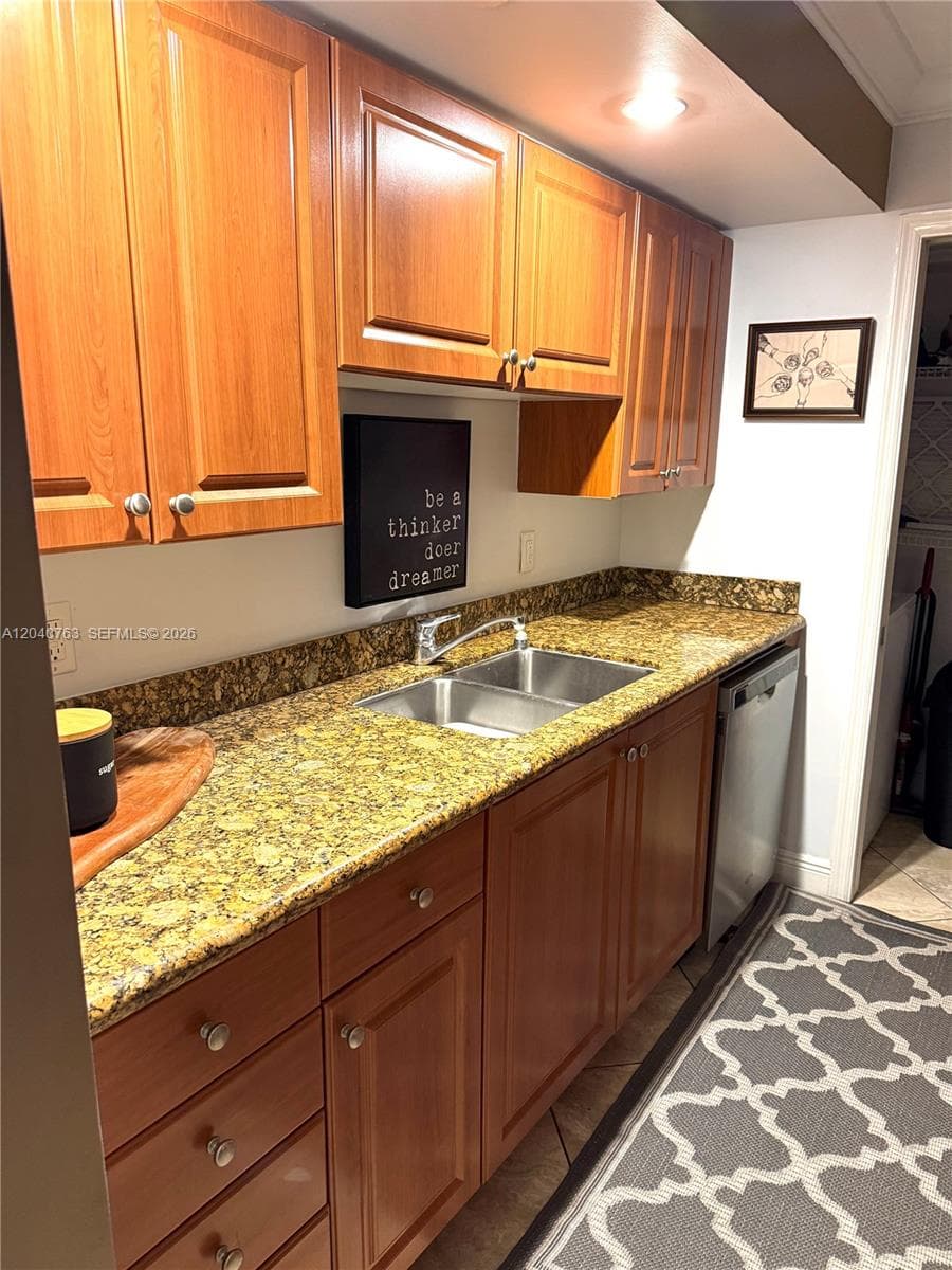 THE COLLINS CONDO · #506 in Miami Beach - Photo 4