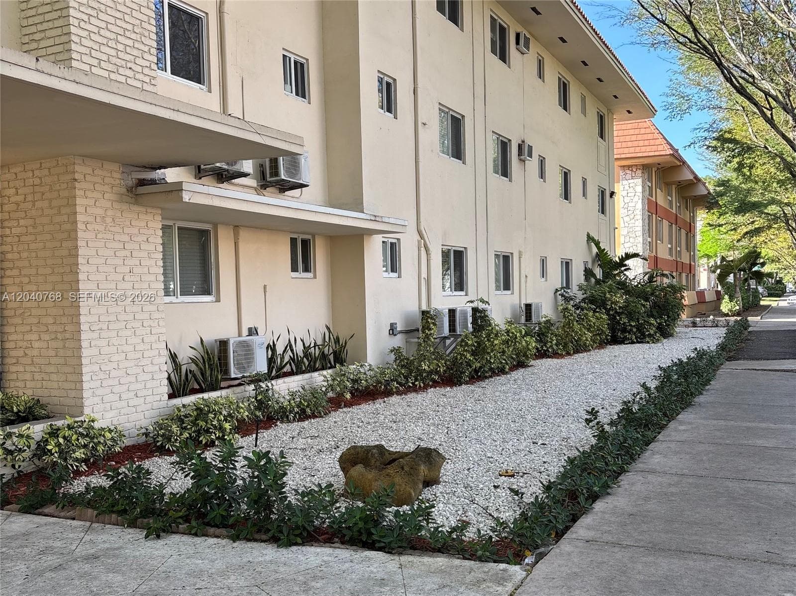 SALZEDO IN THE GABLES CON · #309 in Coral Gables - Photo 2
