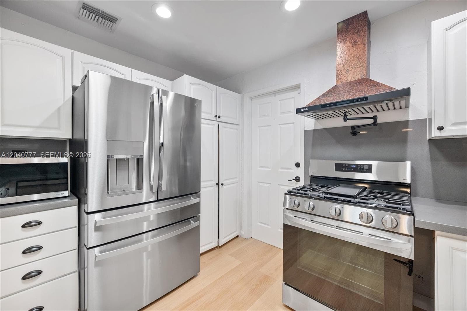 9241 SW 183rd Ter photo 5