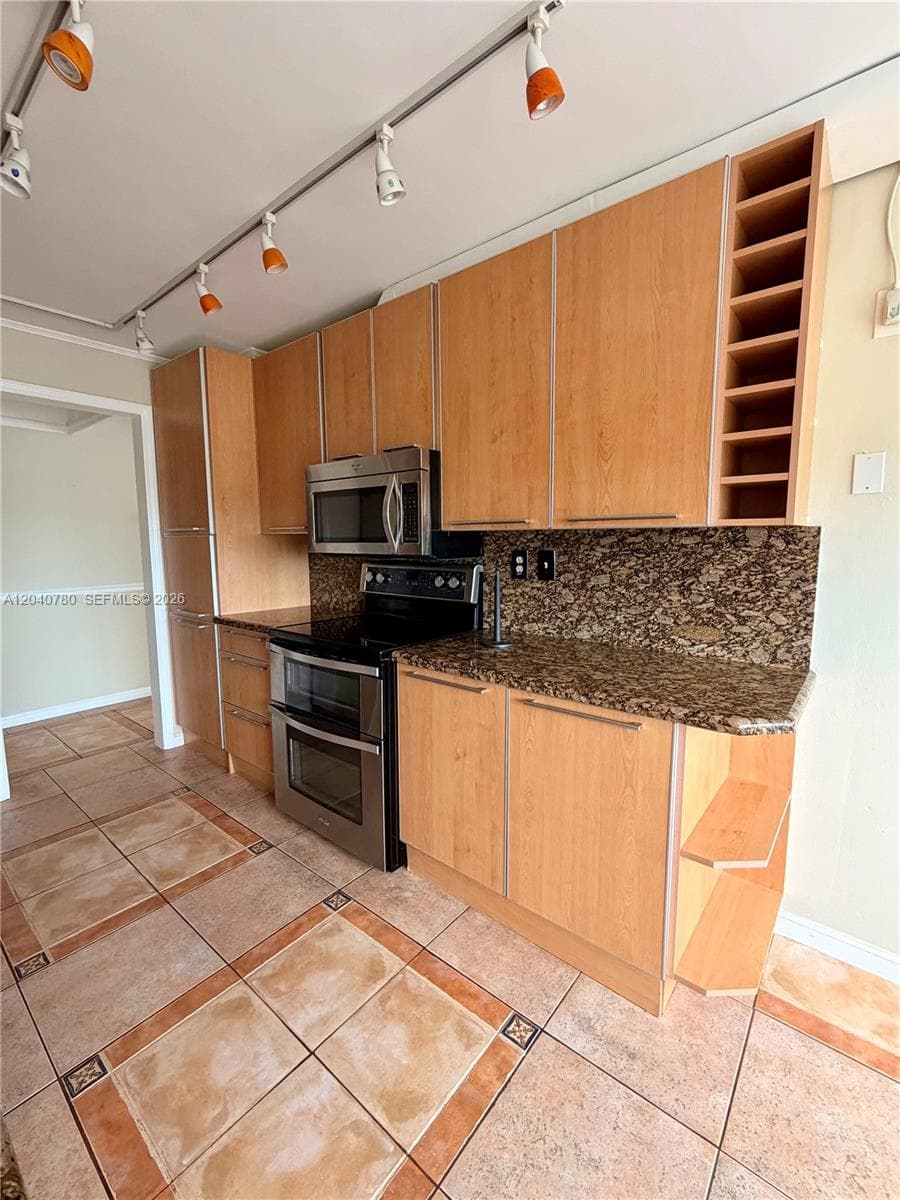 Del Prado · #1905 in Aventura - Photo 13