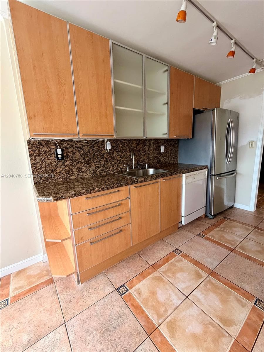 Del Prado · #1905 in Aventura - Photo 12