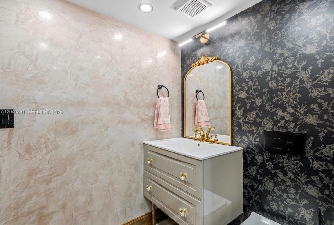 ROYAL CLUB CONDOMINIUM · #1603 in Miami Beach - Photo 5
