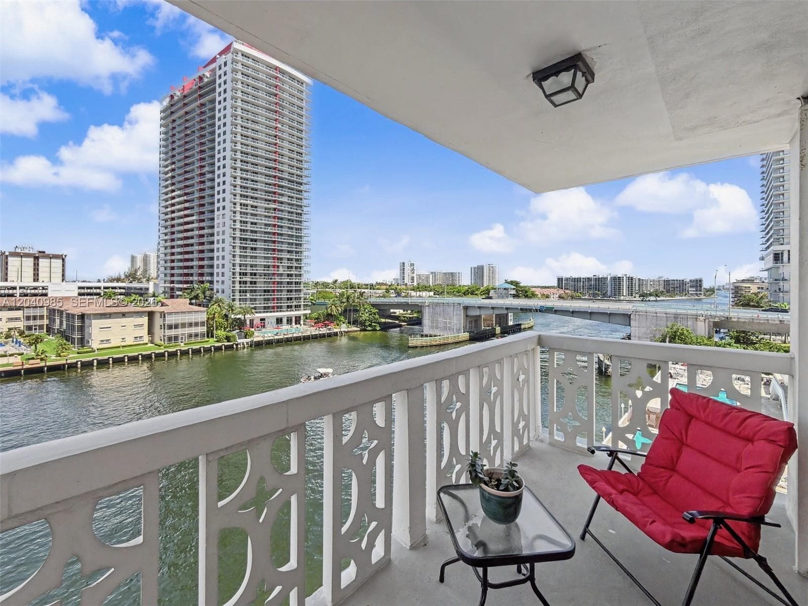 Imperial Towers · #620 in Hallandale Beach - Photo 3