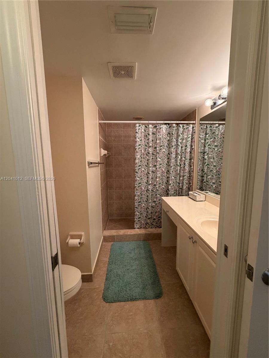 SHERIDAN BEACH CLUB CONDO · #105 in Dania Beach - Photo 18